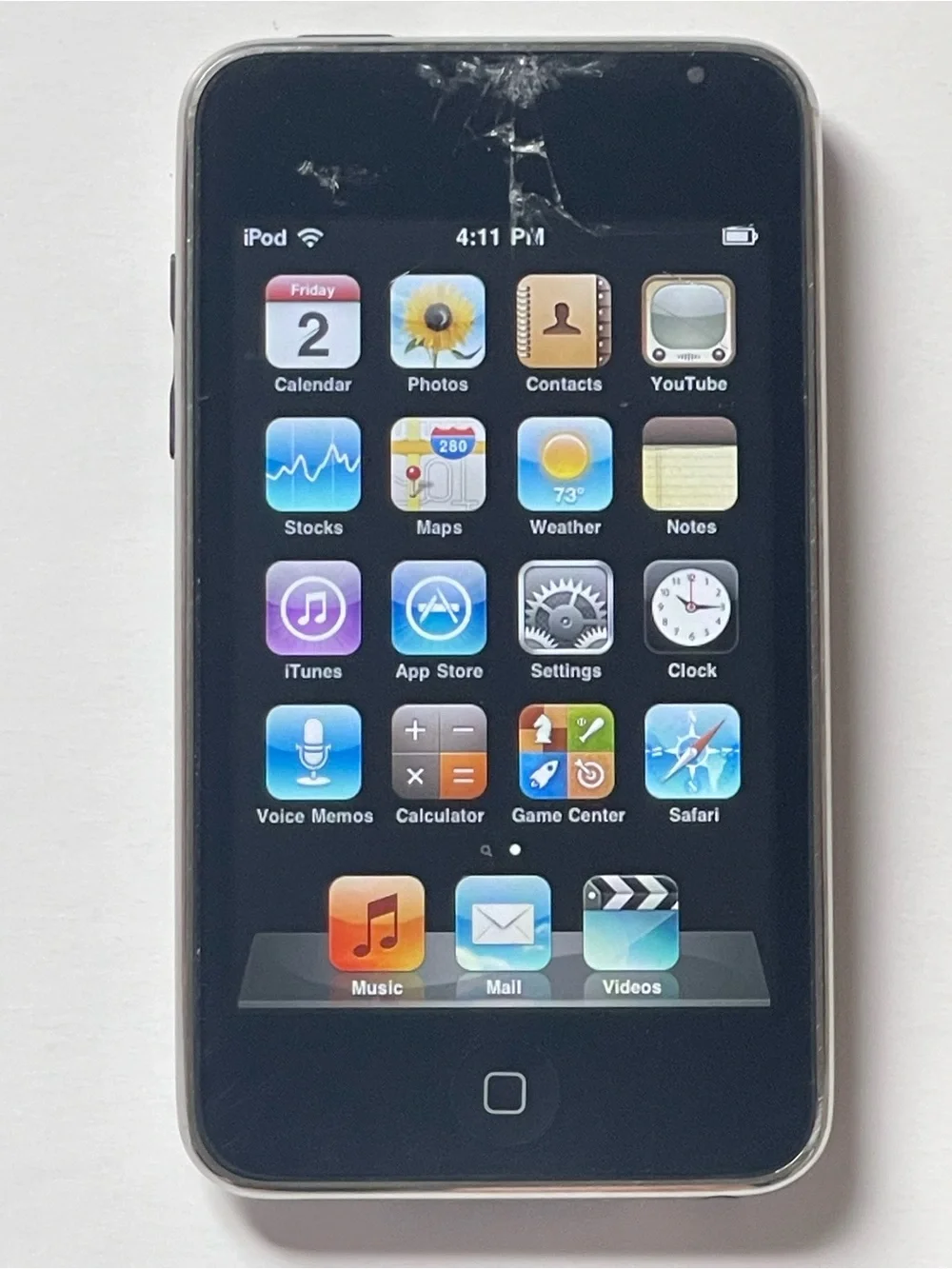 RETRO Apple iPod Touch Black Front Glass Cracked 8GB Works!